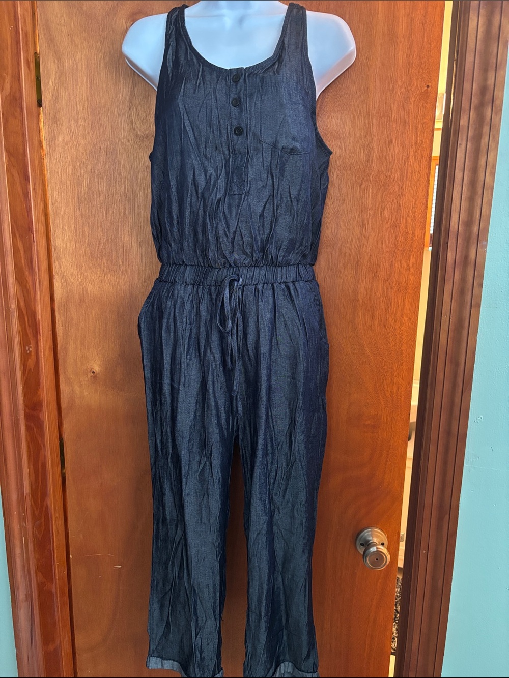 Cupshe: Sleeveless Drawstring Waist Jumpsuit